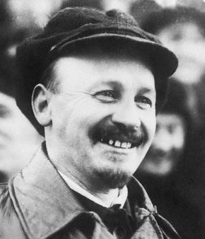 În calitate de lider bolșevic al tovarășilor săi