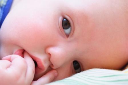 Cum să tratați aftoasa la nou-născuți? Cauzele și simptomele bolii